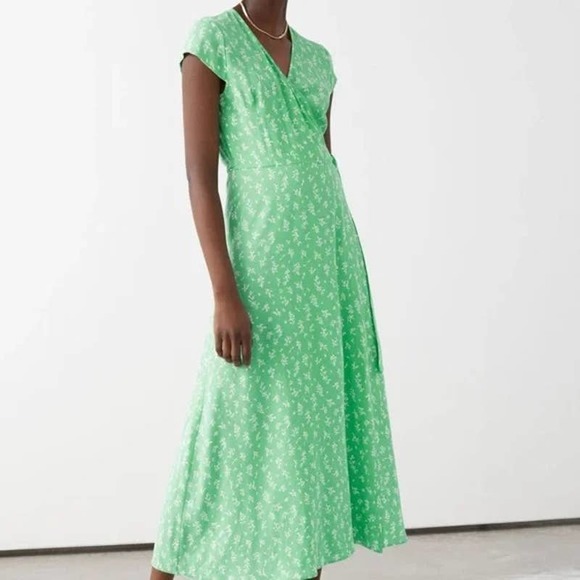 & Other Stories Dresses & Skirts - & OTHER STORIES Floral Midi Wrap Dress Green Cap Sleeve V Neck size 0